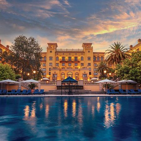 Palazzo Hotel Fourways Exteriör bild The Royal Hotel