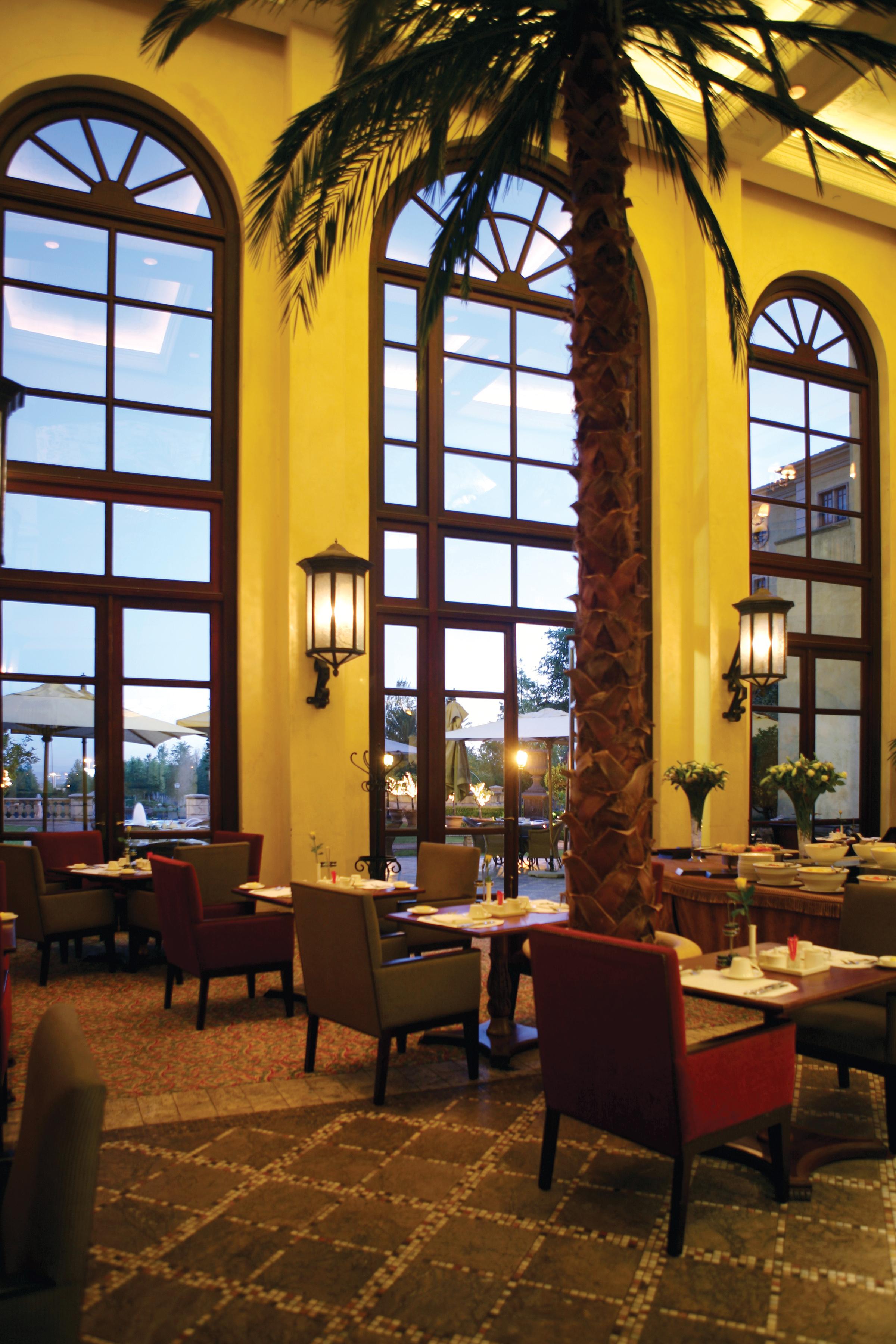 Palazzo Hotel Fourways Exteriör bild The interior of the restaurant