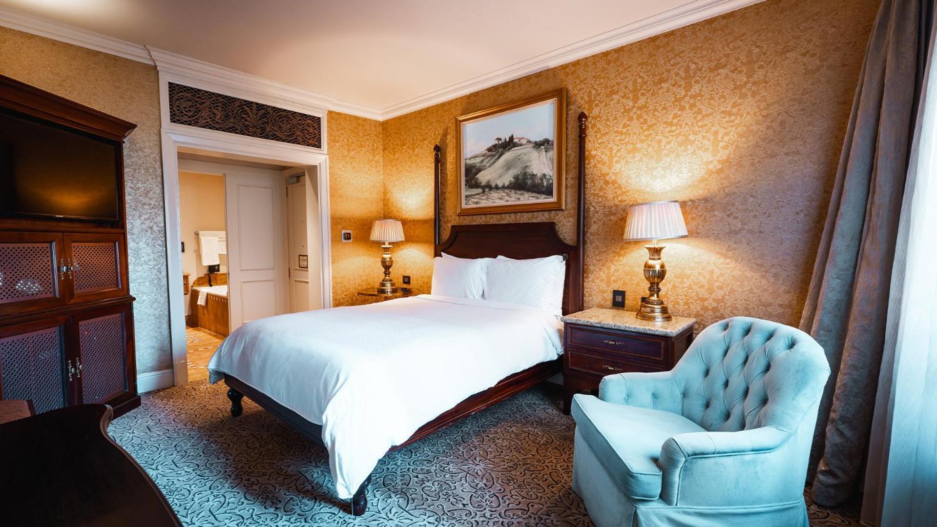 Palazzo Hotel Fourways Exteriör bild A bedroom at the hotel