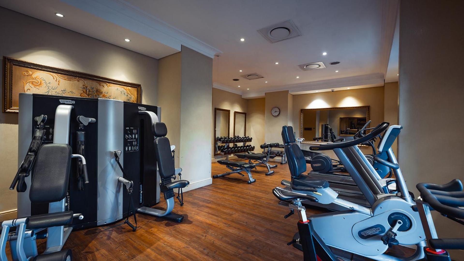 Palazzo Hotel Fourways Exteriör bild The gym at the Taj Mahal Palace